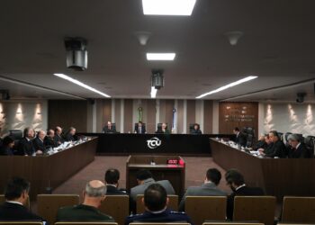 TCU cria penduricalho que pode elevar salários de servidores em até 15%; entenda