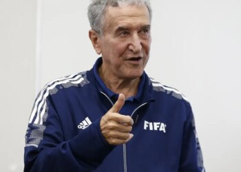 Técnico do tetra, Carlos Alberto Parreira é internado no Rio