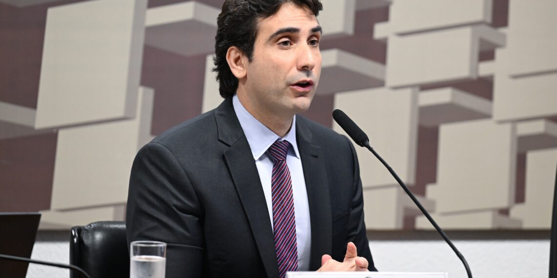 Galípolo assume falha na comunicação do Copom, mas diz que papel do BC não é gerar consenso no mercado