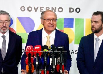 Governo cita Lei da Reciprocidade contra EUA, mas manterá diálogo