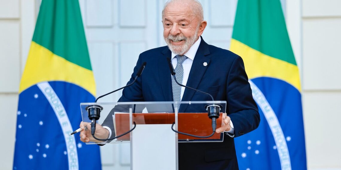 Lula assina adesão do RJ ao Propag e anuncia novos investimentos