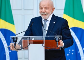 Lula assina adesão do RJ ao Propag e anuncia novos investimentos
