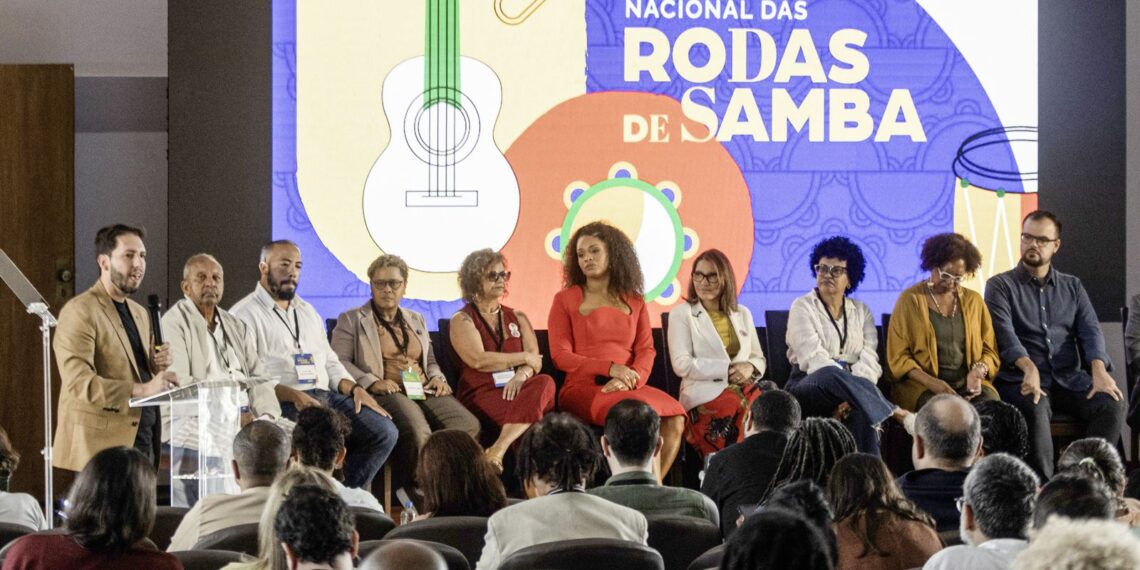Sambistas debatem políticas públicas para trabalhadoras na cultura