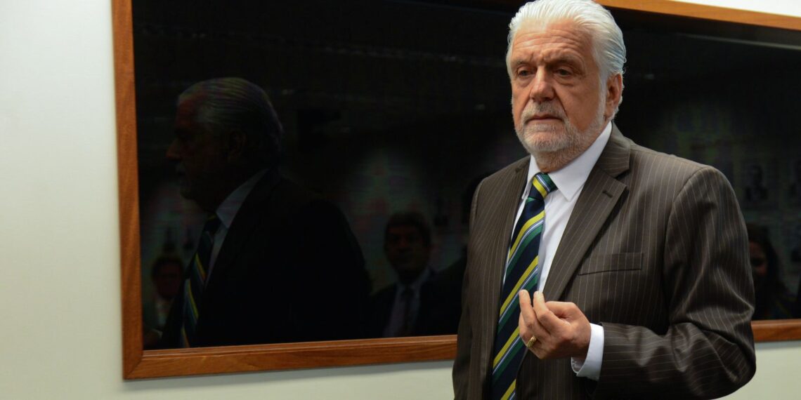 Jacques Wagner deixa liderança do governo no Senado Federal