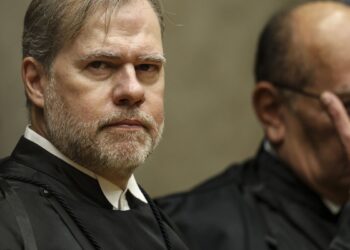 Toffoli toma posse no TSE e diz que Justiça não decide eleição