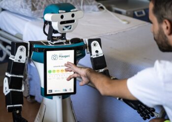 Hospital italiano testa robô que conversa com pacientes e auxilia equipes de saúde