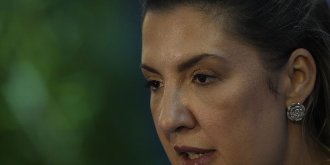 Ex-presidente da Caixa na gestão Bolsonaro, Daniella Marques vai atuar em plano econômico de Flávio