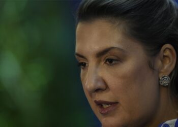 Ex-presidente da Caixa na gestão Bolsonaro, Daniella Marques vai atuar em plano econômico de Flávio