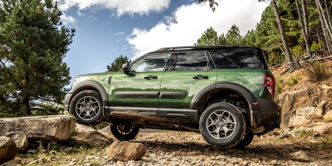 Ford faz recall de Bronco Sport e Maverick por falha na suspensão