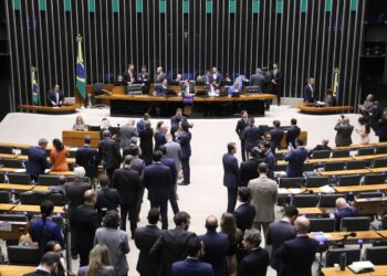 Governo retira urgência de projeto sobre escala 6×1