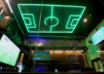 Copa do Mundo: gastrobar de futebol com drinks de Messi e CR7 fatura R$ 1,5 milhão em SP
