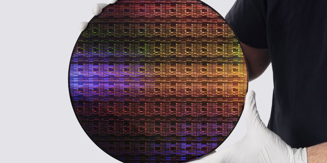 IBM anuncia primeiro chip do mundo abaixo de 1 nanômetro; entenda o que isso significa