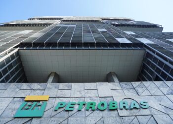 Produção de petróleo da Petrobras cresce 14% em maio na comparação anual