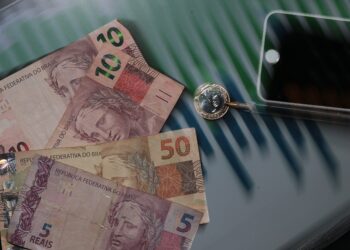 Dinheiro lidera preocupações em pesquisa e supera saúde, família e trabalho; veja o que explica