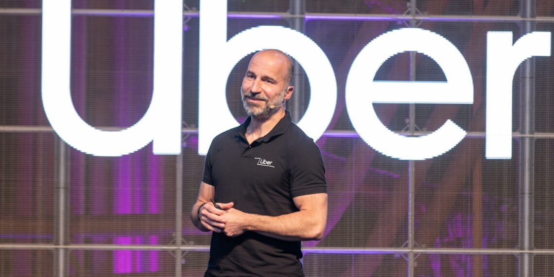 Uber demite 23% dos funcionários; maioria dos cortes atinge RH e recrutamento, diz agência
