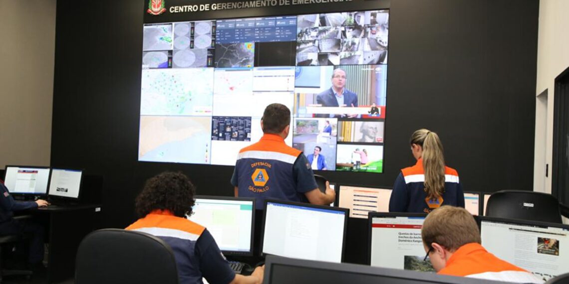Defesa Civil de SP desabilita  temporariamente ferramenta de alertas climáticos após ataque hacker investigado em sistema nacional