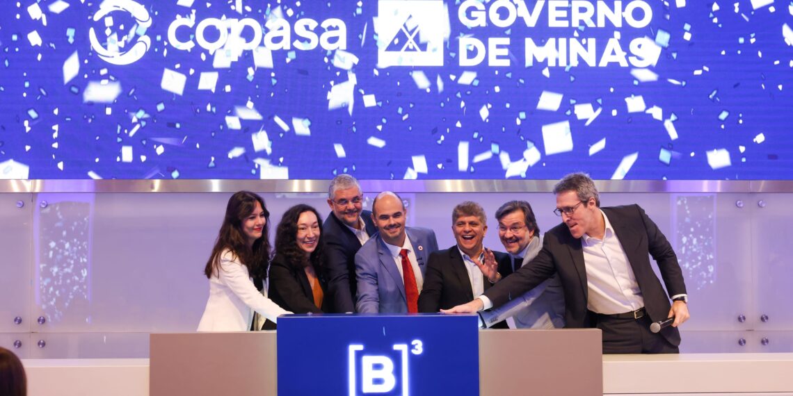 Privatização da Copasa é concluída em cerimônia na B3