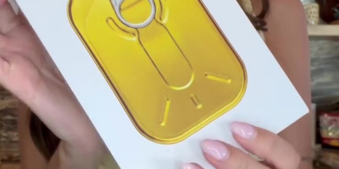 Iphone ou Sardinha? Peixe enlatado em embalagem premium viraliza