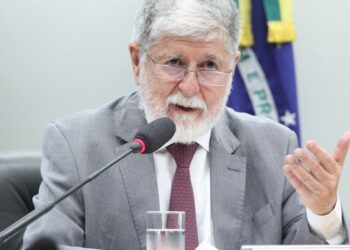 Celso Amorim: IA sob controle de poucas empresas piora desigualdades