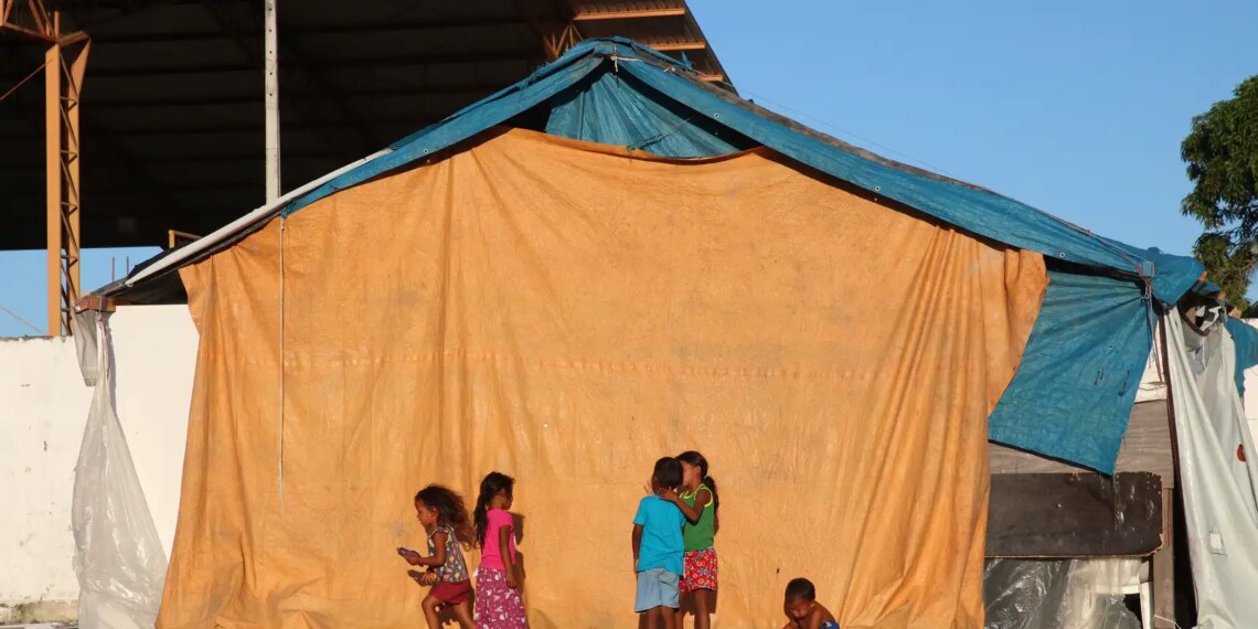 Justiça obriga Amazonas e Manaus a socorrerem indígenas Warao