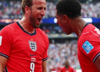 Inglaterra sobra no 2º tempo, vence Panamá e avança em 1º no Grupo L