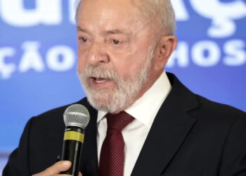 A pedido de Lula, ministro da Defesa irá à Venezuela na próxima semana