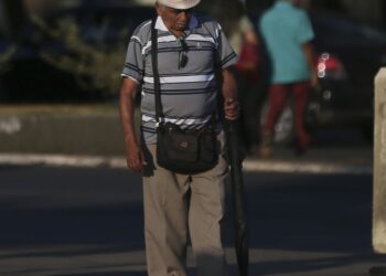 Junho Violeta alerta população sobre violência contra a pessoa idosa