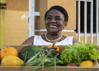 O que acontece com a comida que sobra? Conheça projetos que reduzem desperdício, fome, poluição e prejuízos no agro