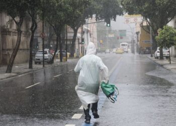 Sul, Sudeste e Centro-Oeste podem ter final de semana de chuva intensa