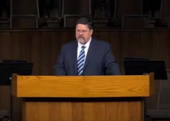 Phil Johnson anuncia aposentadoria após 43 anos no ministério