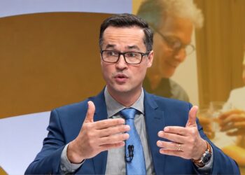 Deltan Dallagnol critica gestão do PT e pede união da direita