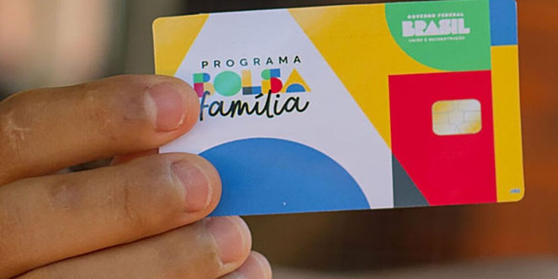 Governo publica regra que permite manter o Bolsa Família durante análise do BPC