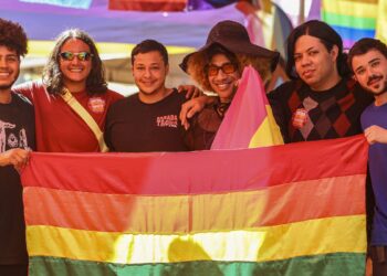 Orgulho LGBT: pessoas trans celebram projeto de inclusão pelo futebol