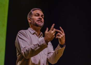Pastor dá conselho a esposas na Copa do Mundo: ‘Compassivas’