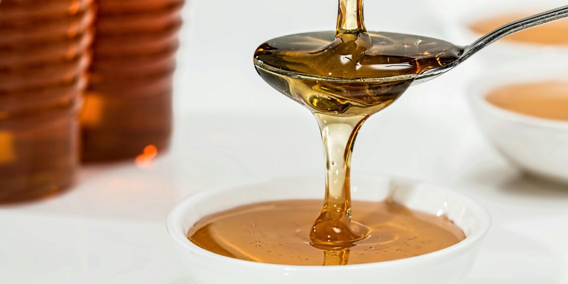 Mel a R$ 600 o litro? Produto de abelha sem ferrão é mais caro.