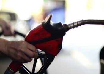 Governo federal dá subsídio para garantir o preço do diesel
