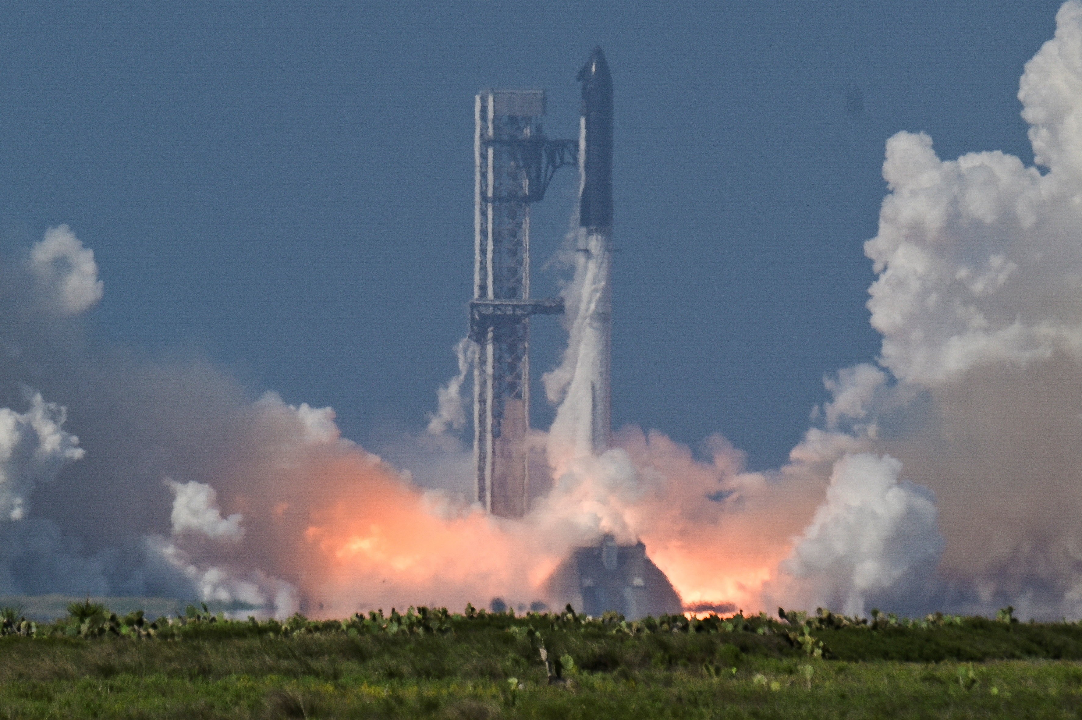 SpaceX define preço de US$ 135 por ação para estreia na bolsa americana