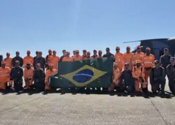 Quarto voo brasileiro para Venezuela decola com bombeiros e donativos