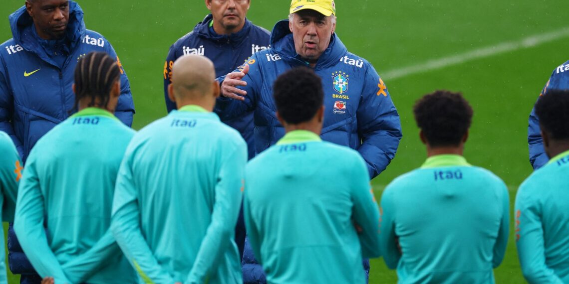 Prestes a estrear na Copa, Ancelotti não dá pistas sobre escalação