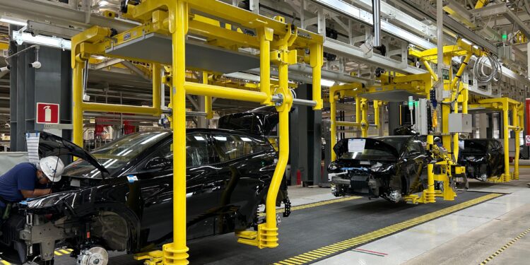 O que é carro feito em CKD? E por que montadoras no Brasil reclamam?