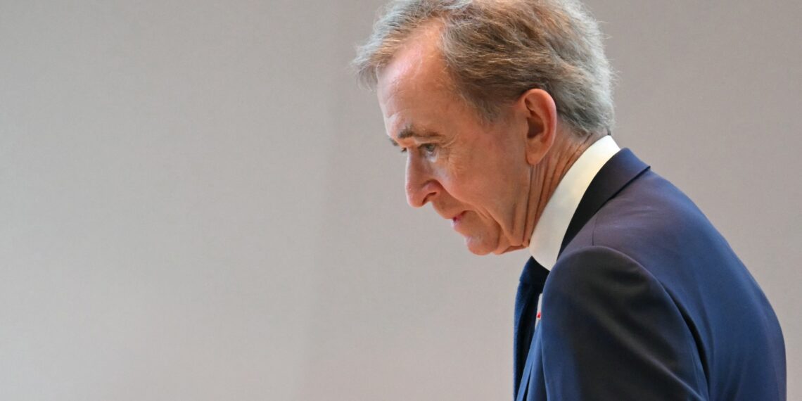 Bilionário Bernard Arnault, o homem mais rico da França, terá de pagar € 22,5 milhões em impostos atrasados