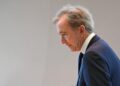Bilionário Bernard Arnault, o homem mais rico da França, terá de pagar € 22,5 milhões em impostos atrasados