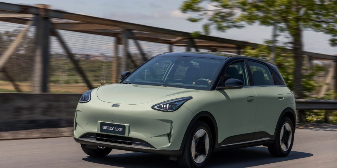 Geely EX2 é bom de dirigir e barato de manter, mas precisa corrigir 7 deslizes; VÍDEO