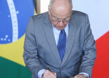 Itamaraty alerta para risco de EUA usar força militar no Brasil