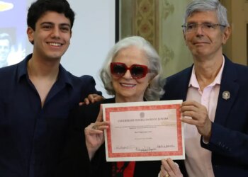 UFRJ dá diploma 55 anos depois da morte de Stuart Angel