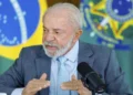 Lula critica Flávio Bolsonaro por pedido de adiamento de tarifas dos EUA