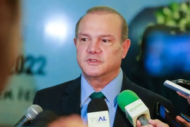 Wellington chega para a convenção desidratado