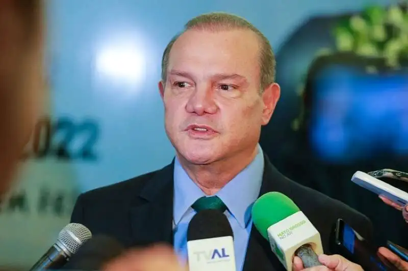 Wellington chega para a convenção desidratado