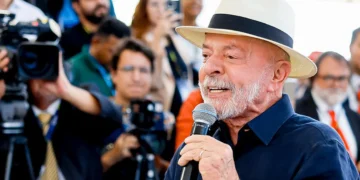 Lula libera crédito de R$ 18,5 bi para empresas afetadas por tarifaço americano
