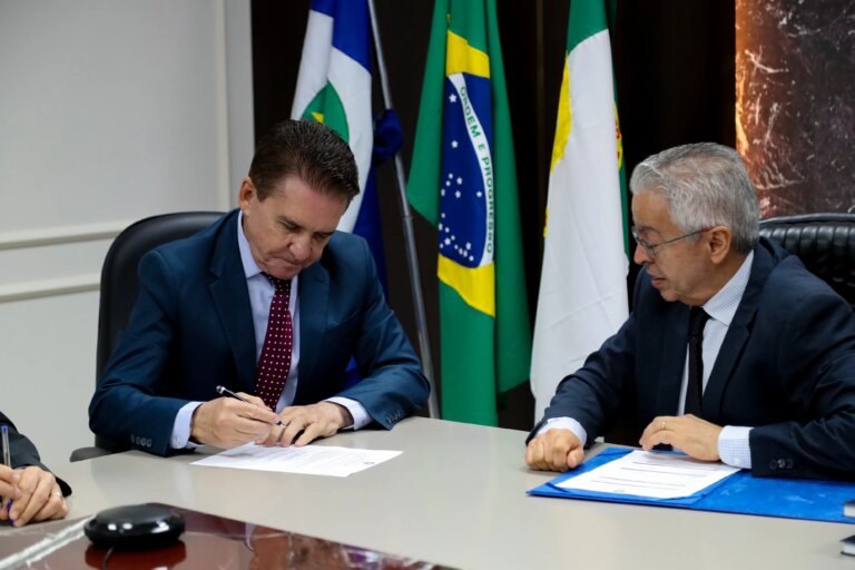 TCE-MT e TRT firmam parceria para ampliar capacitação e fortalecer gestão pública